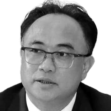 Black and white portrait of Kith Meng