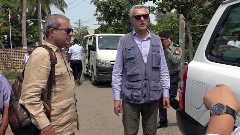 UN High Commissioner for Refugees Filippo Grandi (C) visits Sittwe, capital of western Myanmar's Rakhine state, May 22, 2019. 