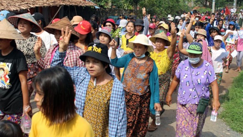 myanmar-anti-coup-protesters-dawei-thanintharyi-apr23-2021.jpg