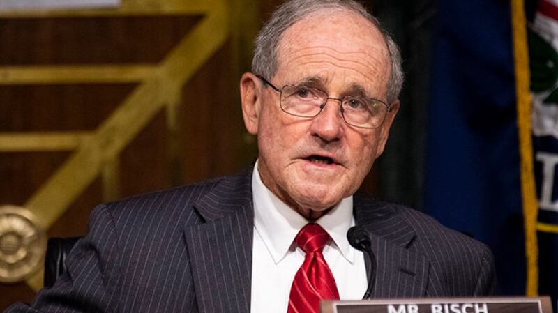 美国国会参议院外交关系委员会主席里施（Sen. Jim Risch）2020年11月18日与多位欧洲国家议会外交决策领导人召开视讯会议，讨论大西洋两岸共同面对的中国挑战。（美联社）