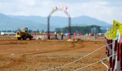 Người lao động làm việc tại mỏ Bauxite Bảo Lâm, tỉnh Lâm Đồng hôm 13/7/2009. AFP photo