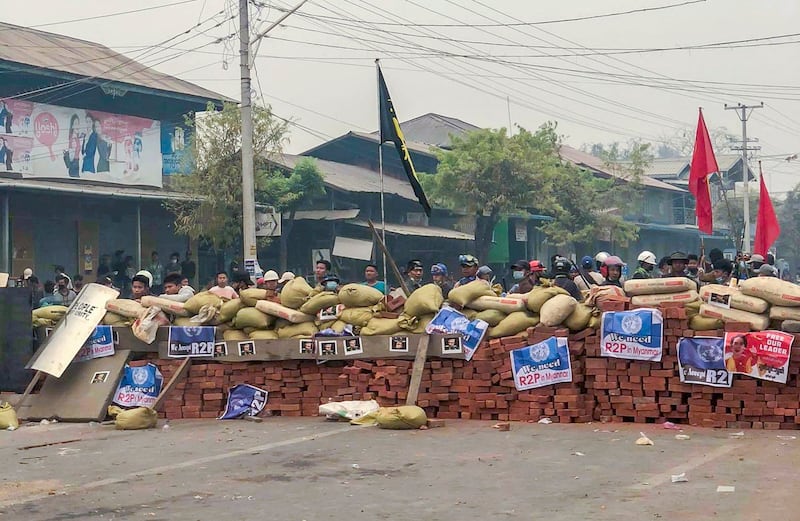 2021-04-19T102016Z_1291759168_RC2YYM9H30FH_RTRMADP_3_MYANMAR-POLITICS-FIGHTING.jpg