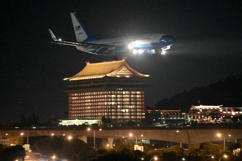 A U.S. military aircraft with US House Speaker Nancy Pelosi on board prepares to land at Songshan Airport in Taipei on August 2, 2022. Credit: AFP