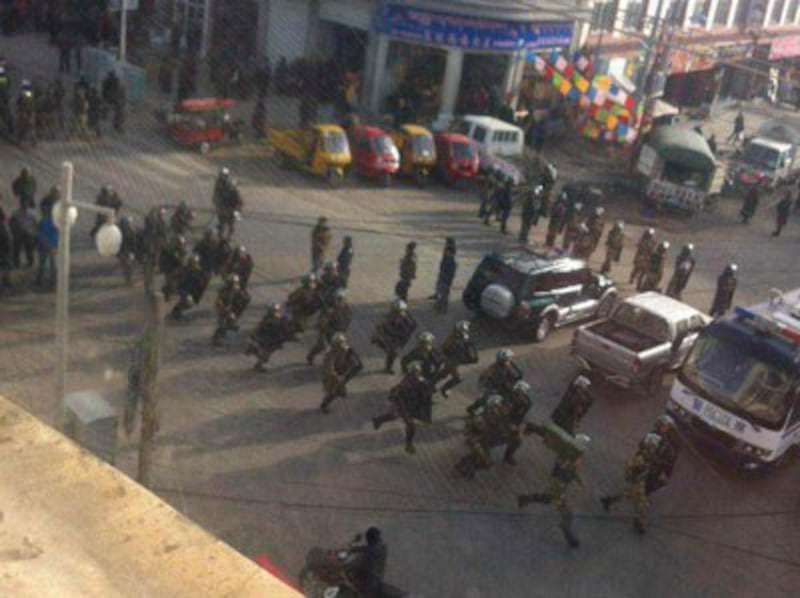 Security forces are deployed in Ngaba following Trinle's protest, Dec. 26, 2014. Credit: RFA listener