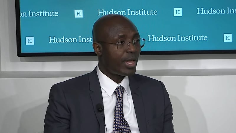 安哥拉人权记者拉斐尔·马克斯·德莫赖斯（Rafael Marques de Morais）。（视频截图/Hudson Institute）