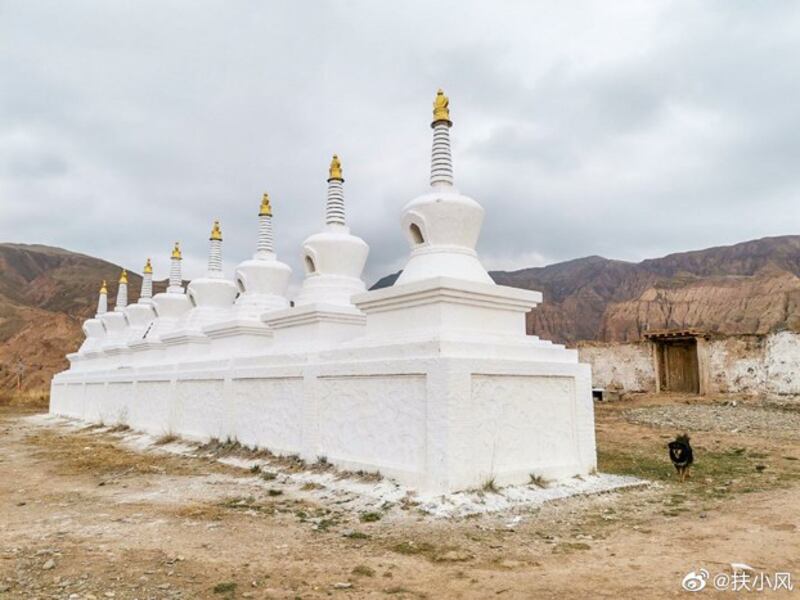 The stupas of Atsok Monastery in Dragkar county, Tsolho Tibetan Autonomous Prefecture, in western China's Qinghai province in an undated photo. (Credit: Citizen Journalist)