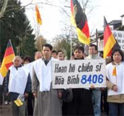 VietnameseGermanyProtest200.jpg