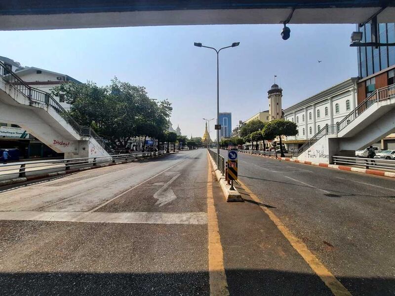 https://www.rfa.org/english/multimedia/yangon-protest-gallery-02242021153748.html/m0223e.jpg