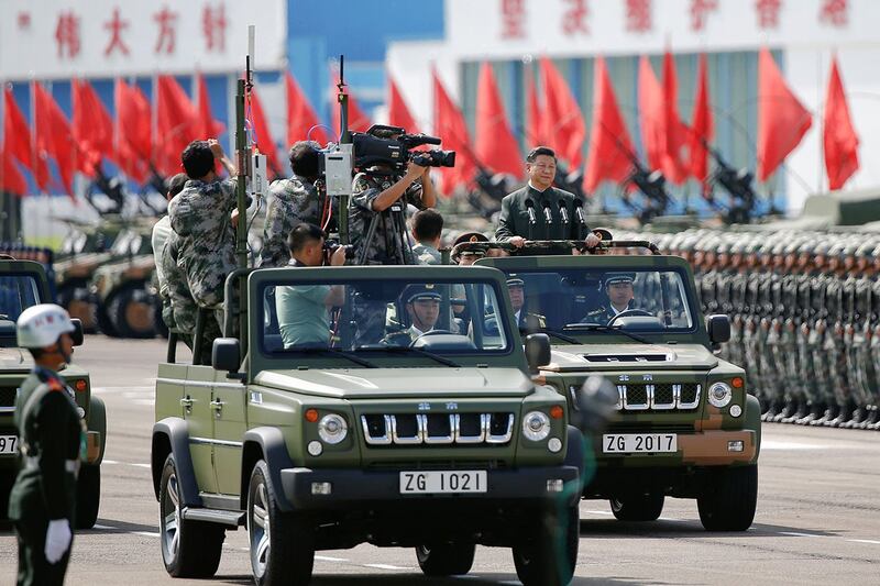 2017 年 6 月 30 日，习近平视察驻港解放军部队。 （路透社）