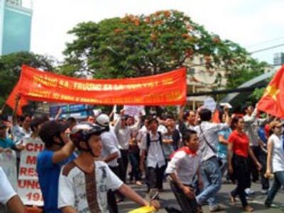 protest-against-china-06052011-2-250.jpg