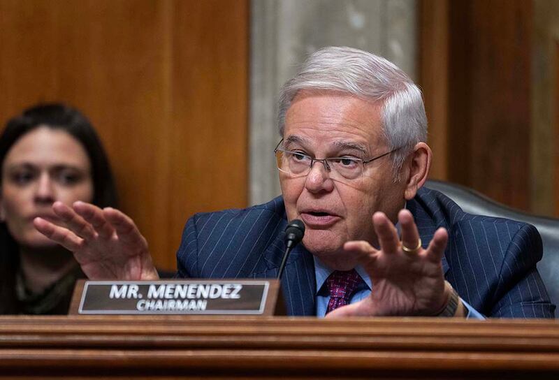 委员会主席、民主党籍参议员罗伯特·梅嫩德斯（Robert Menendez）发言。(RFA Photo/Gemunu Amarasinghe)