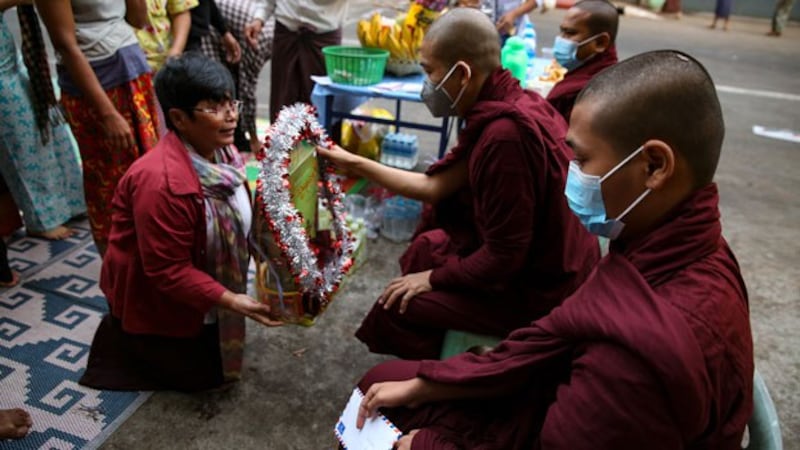 myanmar-memorial-shooting-victims-hledan-junction-yangon-mar2-2021.jpg