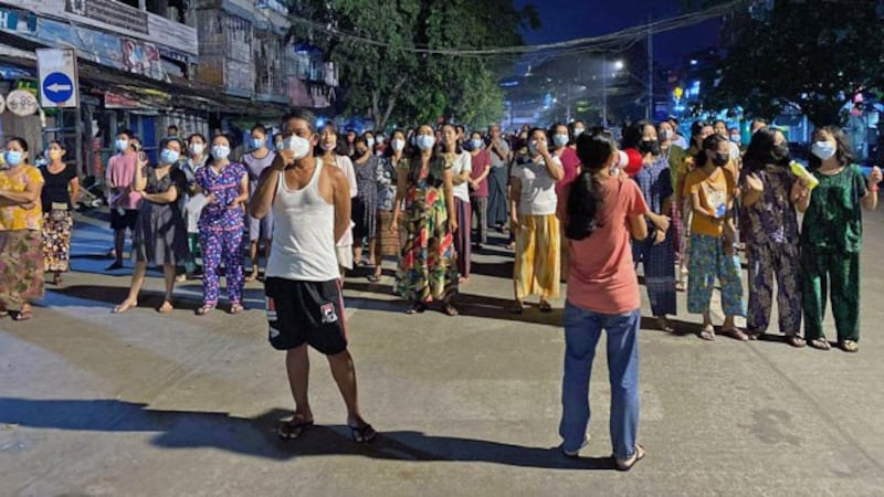 myanmar-night-protest-sanchaung-yangon-mar15-2021.jpg