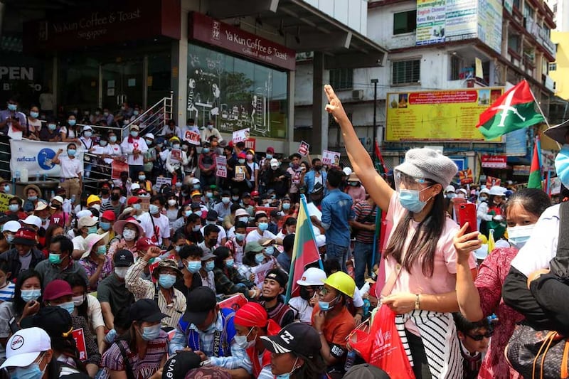 https://www.rfa.org/english/multimedia/yangon-protest-gallery-02242021153748.html/m0224b.jpg