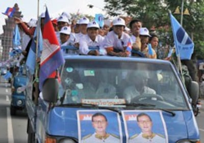 Đoàn tuyên truyền vận động tranh cử của đảng Sam Rainsy. Photo by Quoc Viet, RFA