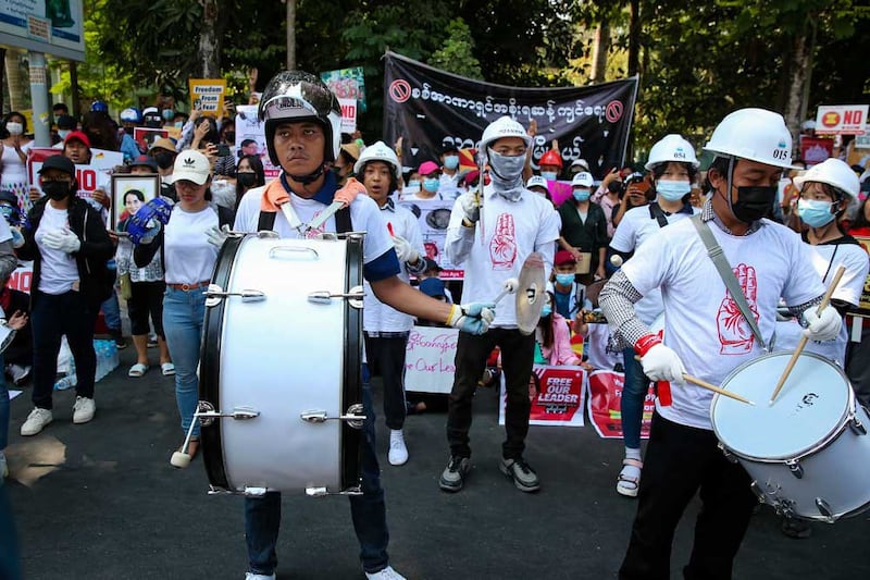 https://www.rfa.org/english/multimedia/yangon-protest-gallery-02242021153748.html/p4.jpg