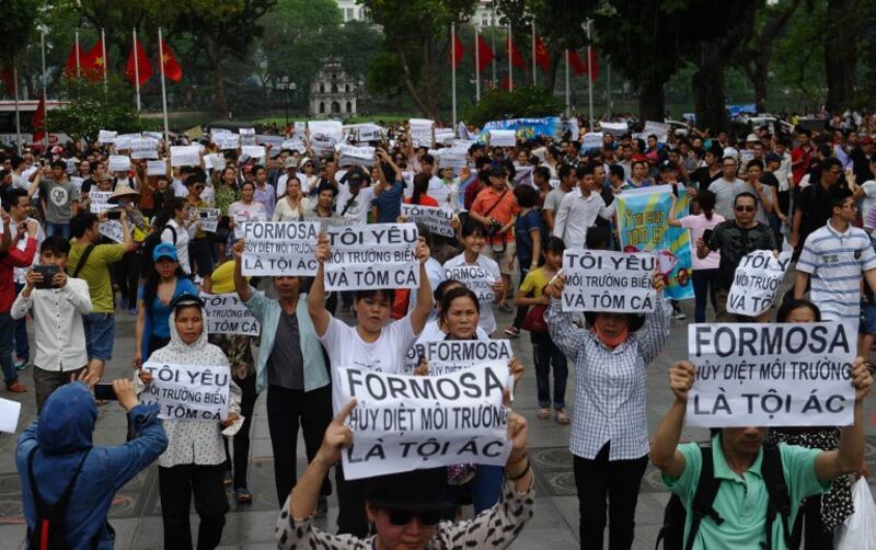 Biểu tình chống thảm họa môi trường do Formosa gây ra. Hà Nội, 1/5/2016.