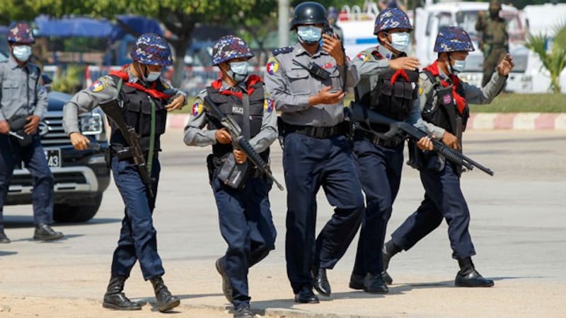 myanmar-security-forces-protest-pyinmana-naypyidaw-feb22-2021.jpg