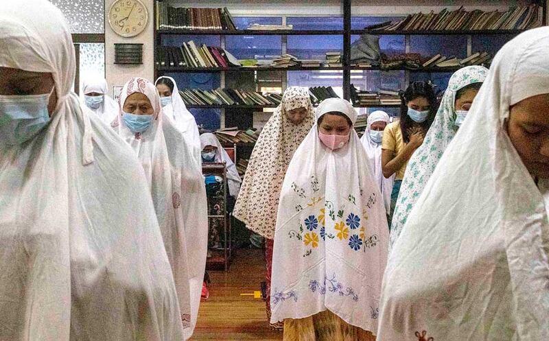 Myanmar's senior imam had requested that devotees not follow traditional Eid al-Fitr practices such as wearing new clothes and going out. (RFA)