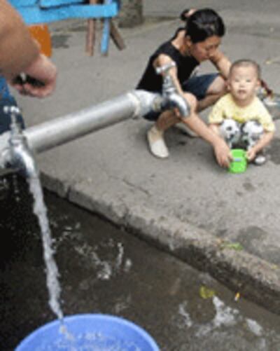 CHINA-WATER-TRUCK150.gif