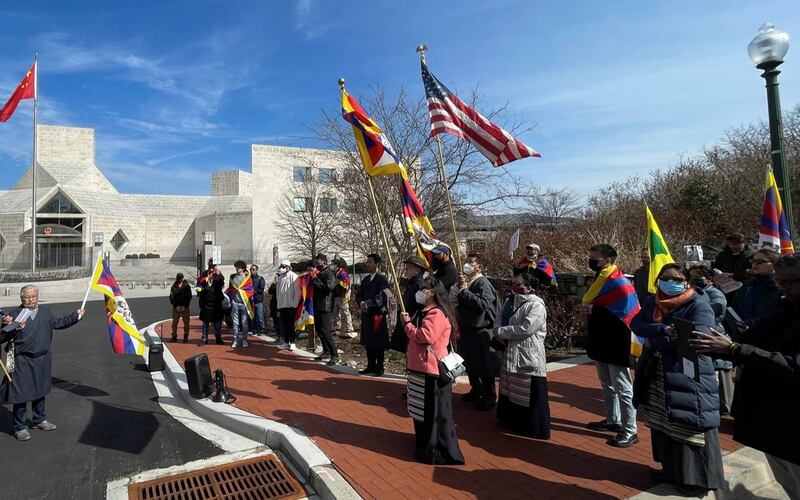 Tibetans protest outside of the Chinese Embassy in Washington, DC, March 10, 2022. Credit: RFA