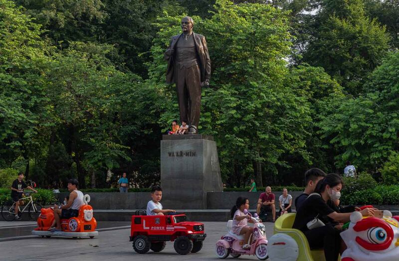 lenin-monument-1.jpg