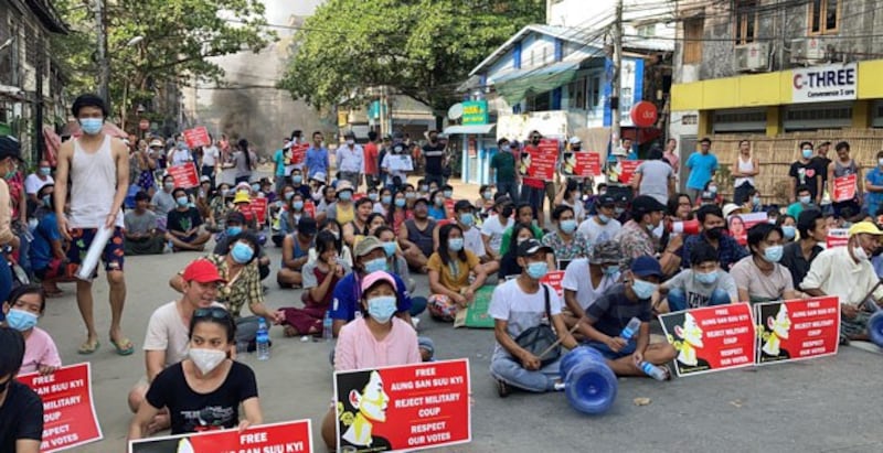 myanmar-protesters-hlaing-twp-yangon-mar31-2021.jpg