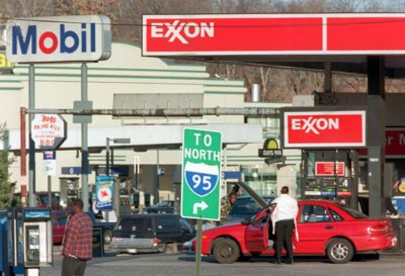 Một cửa hàng xăng dầu thuộc Exxon Mobil ở Mỹ. 