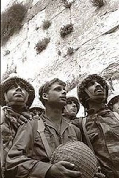 1967: Binh sĩ Israel vừa chiếm bức tường phía Tây Jerusalem