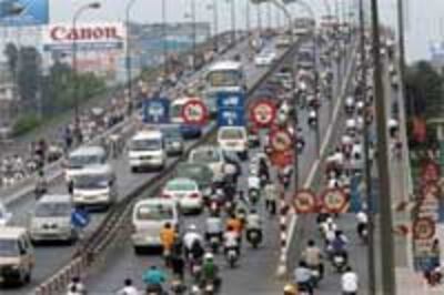 trafficSaigon200.jpg