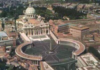 Vatican là quốc gia độc lập nhỏ nhất thế giới, với diện tích chỉ vẻn vẹn có 0,44 km2, lọt thỏm trong thành Rome. Wikipedia