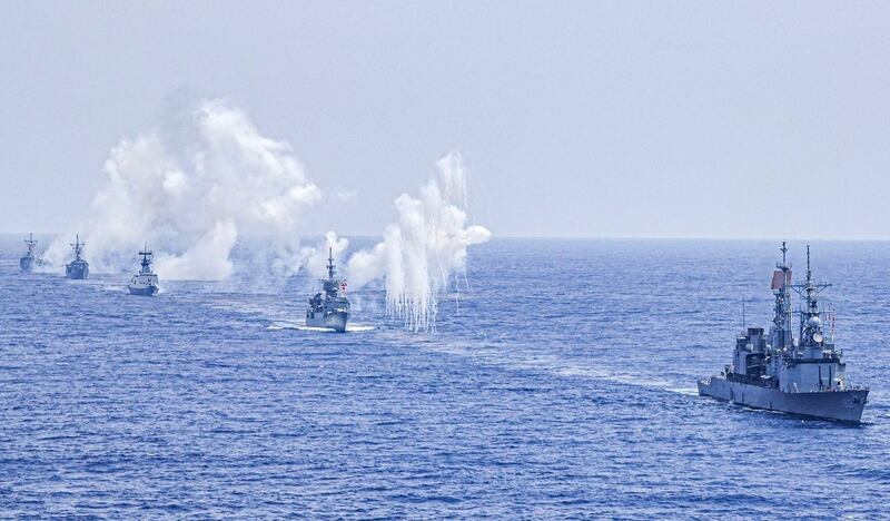 在台湾，国防部22号于东部海域，执行海空联合操演。（国防部提供）