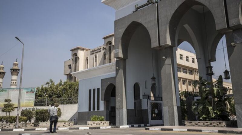 巴基哈吉·海鲁尔（Bakihaji Helil）在在埃及就读于开罗的艾資哈爾Al-Azhar大学。（AFP）