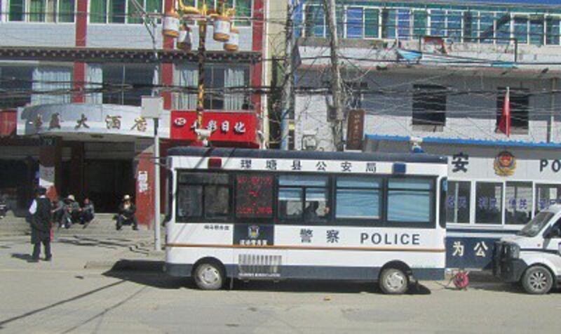 A police vehicle parked outside a police station in Lhasa, Dec. 6, 2013. Photo courtesy of an RFA listener.