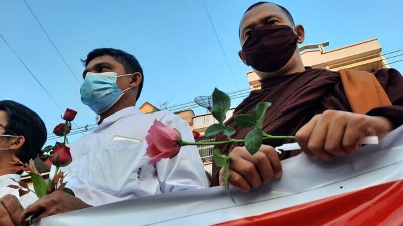 myanmar-muslim-buddhist-candelight-vigil-mawlamyine-mon-feb25-2021.jpg