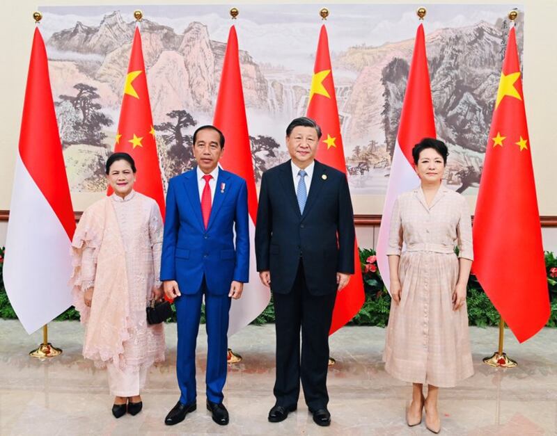 Indonesian President Joko “Jokowi” Widodo (second from left) and his wife Iriana Widodo (left) pose for a photo with Chinese President Xi Jinping (second from right) and his wife Peng Liyuan at the Jinniu Hotel in Chengdu, China, July 27, 2023. Credit: Handout photo/Indonesia's Presidential Palace via Reuters file photo