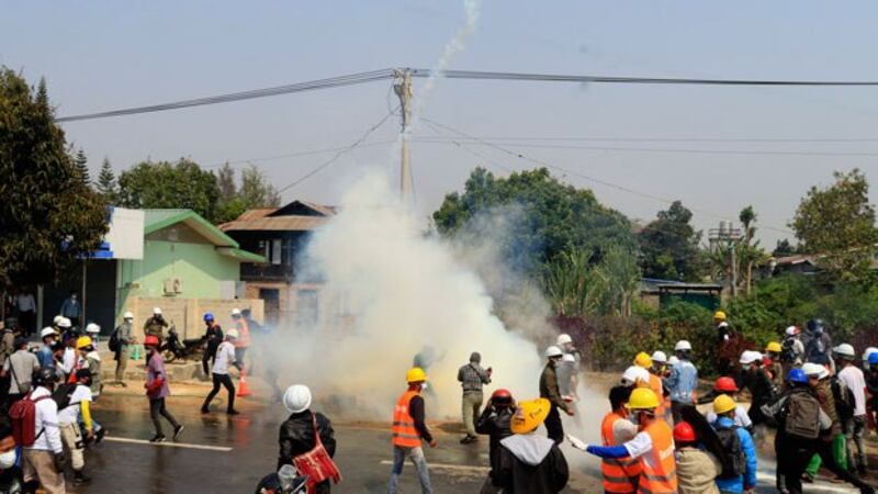 myanmar-police-crackdown-protesters-tear-gas-loikaw-kayah-mar9-2021.jpg