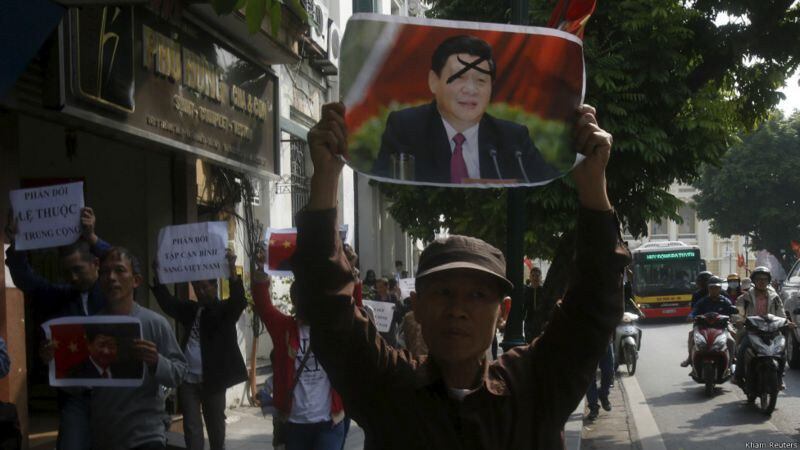 151103114953_xi_jinping_protest_hanoi_vietnam_976x549_khamreuters.jpeg