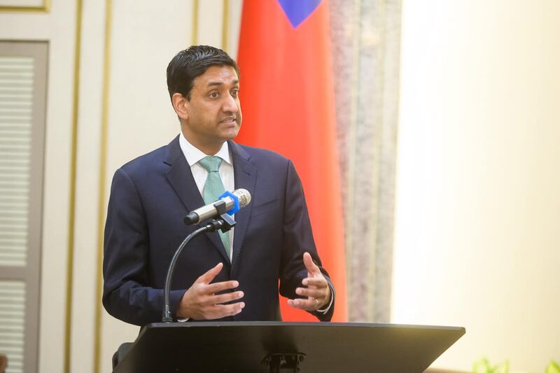 美国国会众议员卡纳（Rep. Ro Khanna, D-CA）等四名跨党派国会议员访台，20日与台湾的立法院长游锡堃见面。（游锡堃办公室提供）