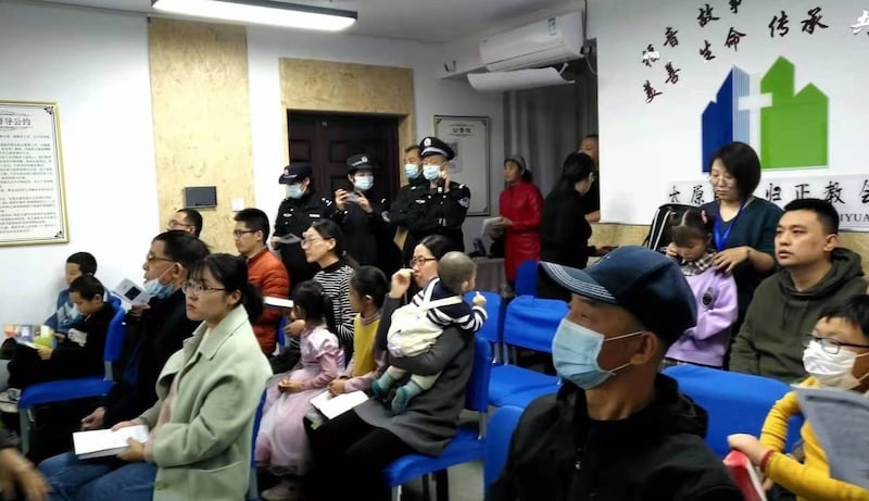 Scene when a house church in the northern province of Shanxi Taiyuan was raided by the police, and pastors and volunteers were taken away.