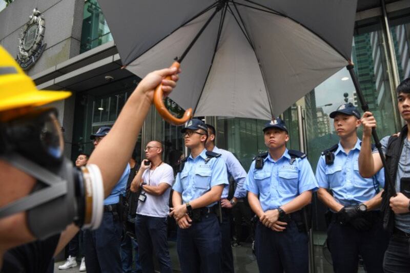 香港警察暴力执法激发更多香港人抗议。 （AFP）