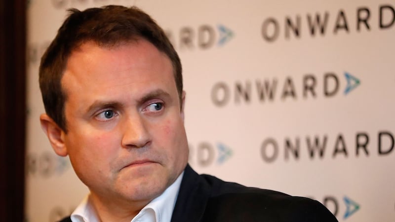 国会外交委员会主席图根哈特（Tom Tugendhat）29日就质询政府，是否计划利用国际机制如世界卫生组织（WHO）、七大工业国集团组织（G7）或二十国集团（G20）等国际会议上，追究中国试图误导国际社会、控制关于武汉肺炎说法的责任。（法新社资料图片）