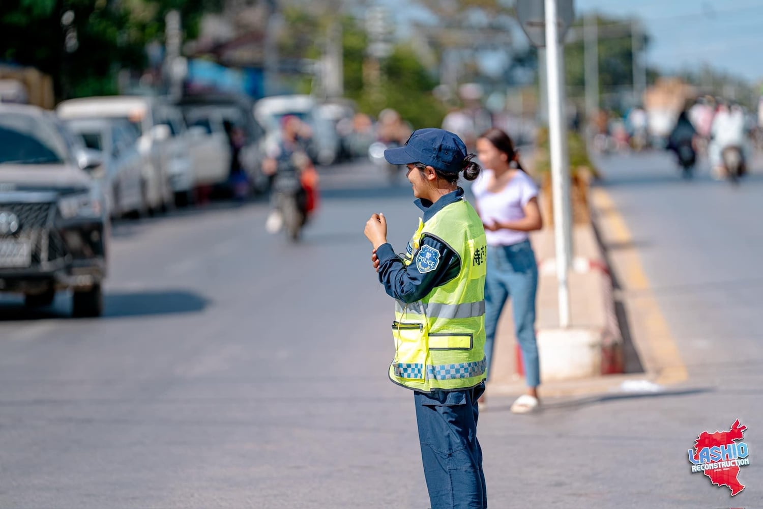 Ein von der MNDAA ernannter Verkehrspolizist in Lashio in Myanmar am 7. Januar 2025.