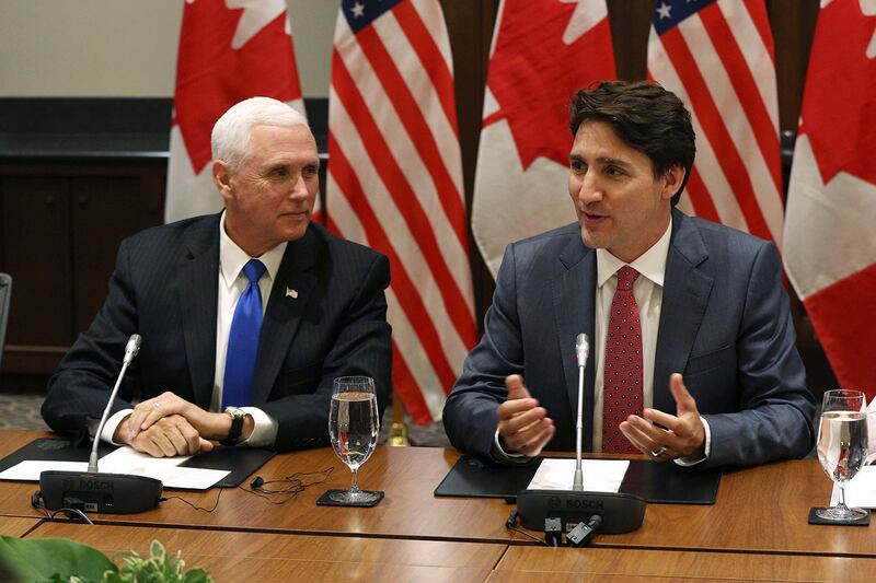 2019年5月30日，美国副总统彭斯(Mike Pence)与加拿大总理特鲁多(Justin Trudeau)会面时，谈及华为和被扣押加拿大公民。（法新社）