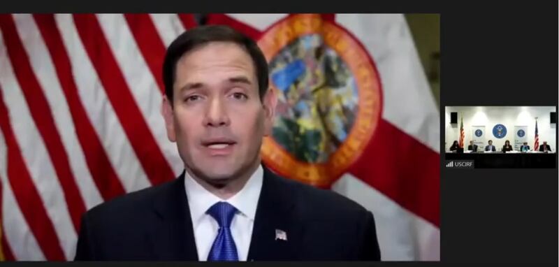 长期关注中国人权问题的共和党参议员卢比奥（Marco Rubio）在会议上。（视频截图）