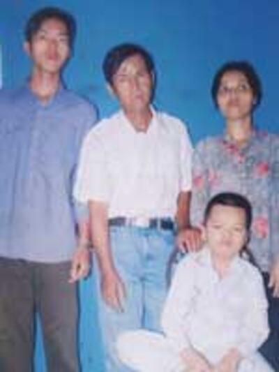 HongLienFamily150x200.jpg