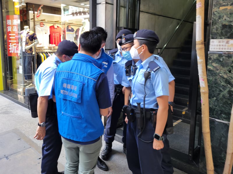 香港警方向法庭申請手令，搜查職工盟相關地點，包括位於旺角永旺行的會址。（石頭 攝）