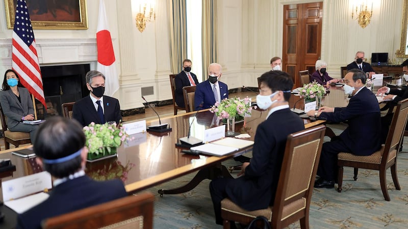 2021年4月16日，美国总统拜登与日本首相菅义伟在白宫举行首脑会议。 (路透社)