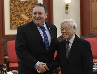 Ông Nguyễn Phú Trọng (phải) tiếp Ngoại trưởng Mỹ Pompeo tại Hà Nội, 8/7/2018.