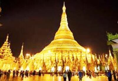 Chùa vàng Shwedagon, thắng cảnh đông khách nhất của Miến Điện 